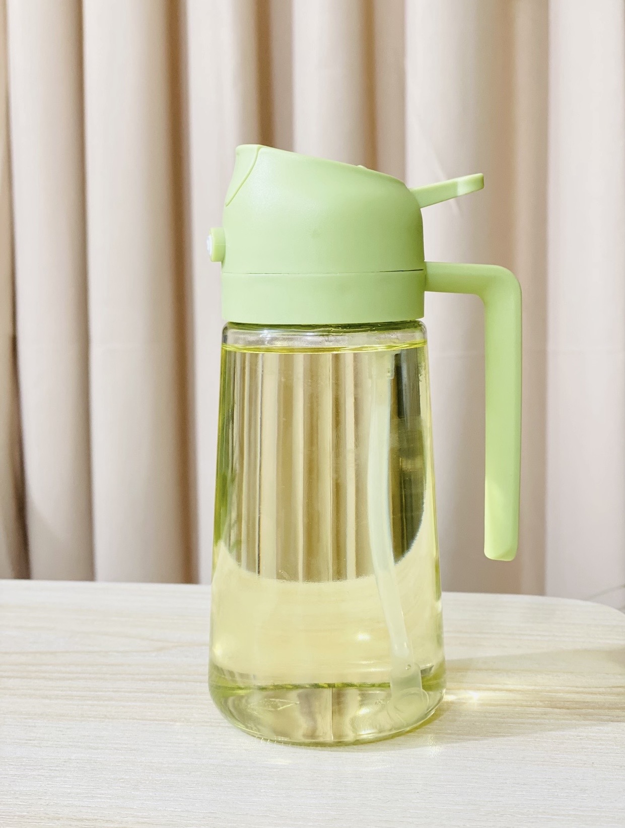 Spray & Pour Oil Bottle – স্মার্ট কিচেনের স্মার্ট সমাধান! 🌿
